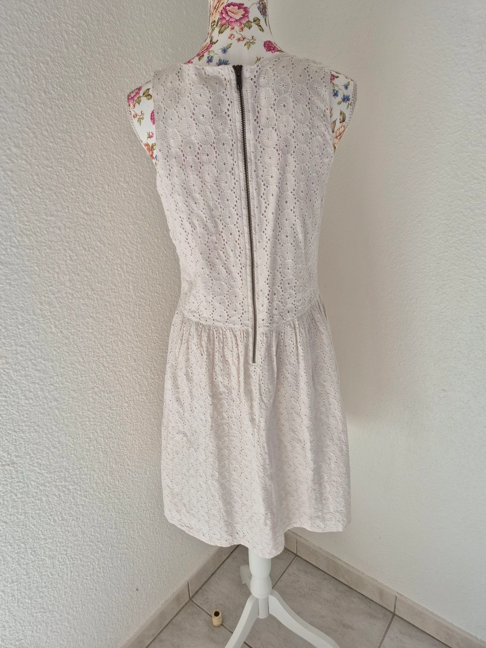 Gémo bohemien geborduurde witte jurk T40 100% katoen – gevoerd, ritssluiting – photo 4